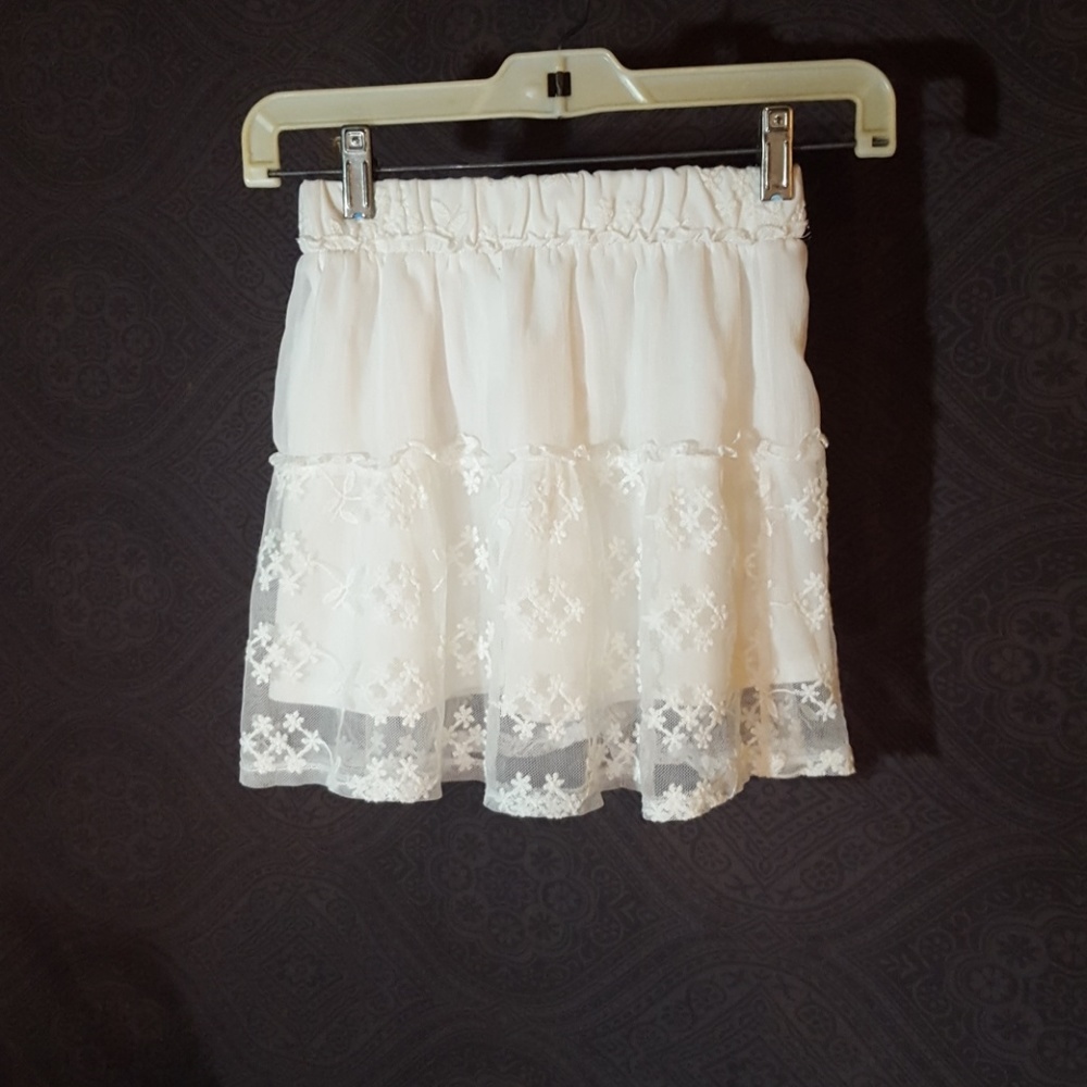 Beautiful little girls cream colored skirt
